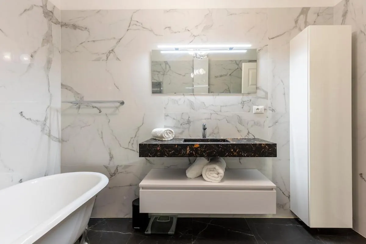 Carre D'Or, Superbe Apartment Sur Jardin, Elegant Et Ensoleille Nice France