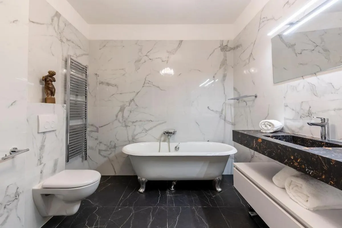 Carre D'Or, Superbe Apartment Sur Jardin, Elegant Et Ensoleille Nice